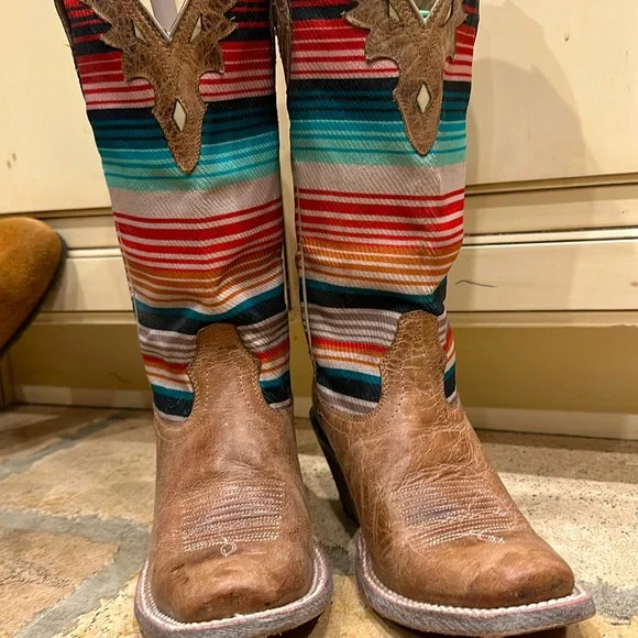 Ariat Shoes Circuit Cheyenne Ariat Boot Womans Size 6b Poshmark